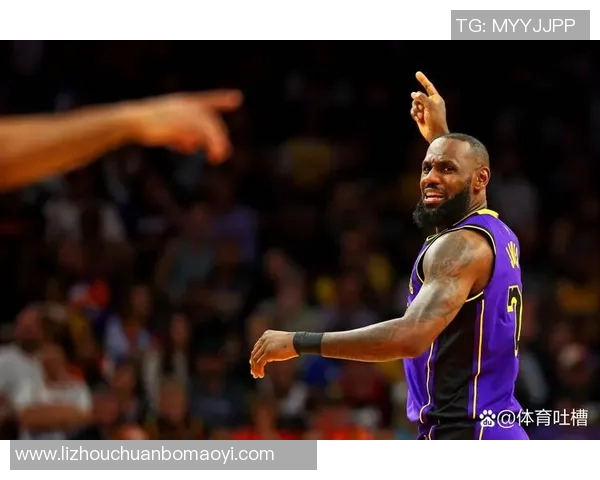 詹姆斯领衔湖人对决老鹰精彩集锦回顾与分析
