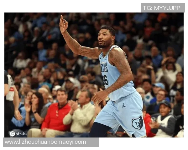 马库斯斯马特的篮球之路与个人成长故事探讨