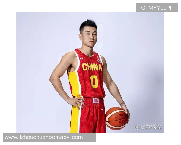 高诗岩：从篮球新星到职业生涯的辉煌之路探索与成长的故事